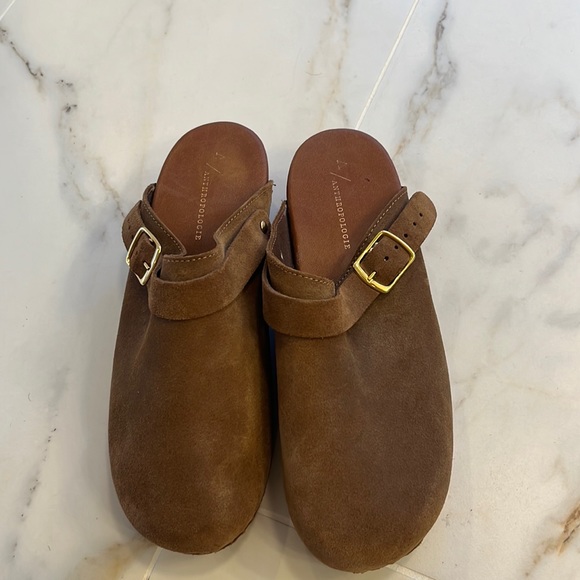 Anthropologie Classic Clog in Honey - Picture 3 of 8